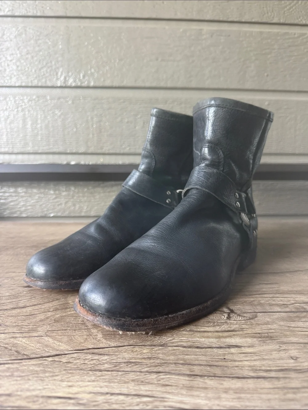 Frye Women’s Phillip Harnes ankle Black Leather Engineer Boot size 9 B